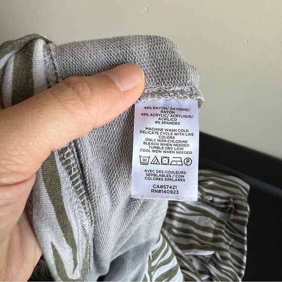 Loft Gray Green Animal Print V-neck Comfy Pullover Sweatshirt - Picture 4 of 5